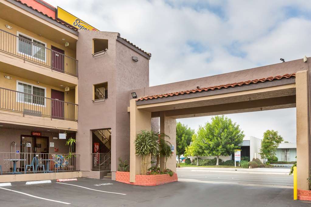Super 8 By Wyndham El Cajon San Diego Εξωτερικό φωτογραφία